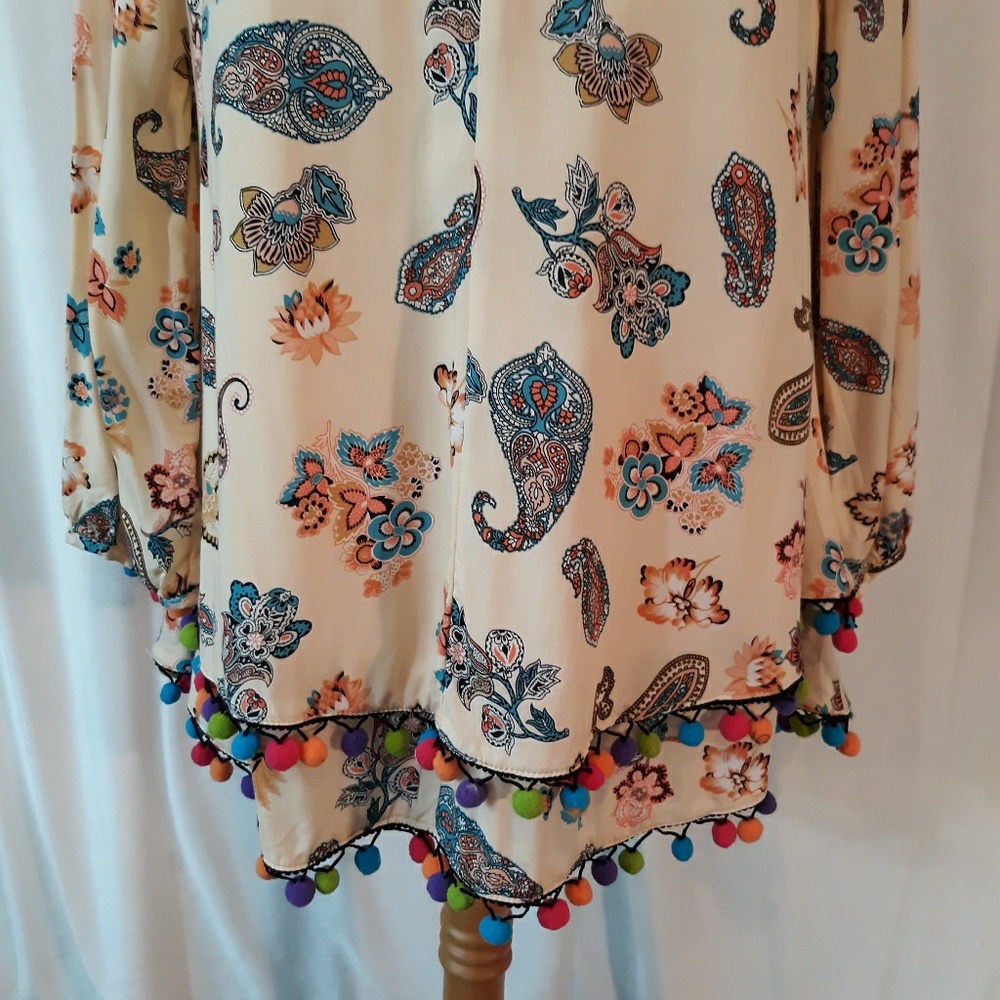 Entro Pom Pom Trim Top - Picture 3 of 8
